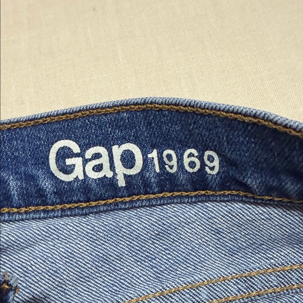 GAP 1969 Women's Medium Blue Frayed Hem Denim Cut Off Shorts, Size 26. - Picture 7 of 12